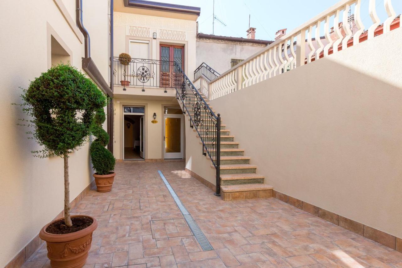 Villa Cavour Комакио Екстериор снимка