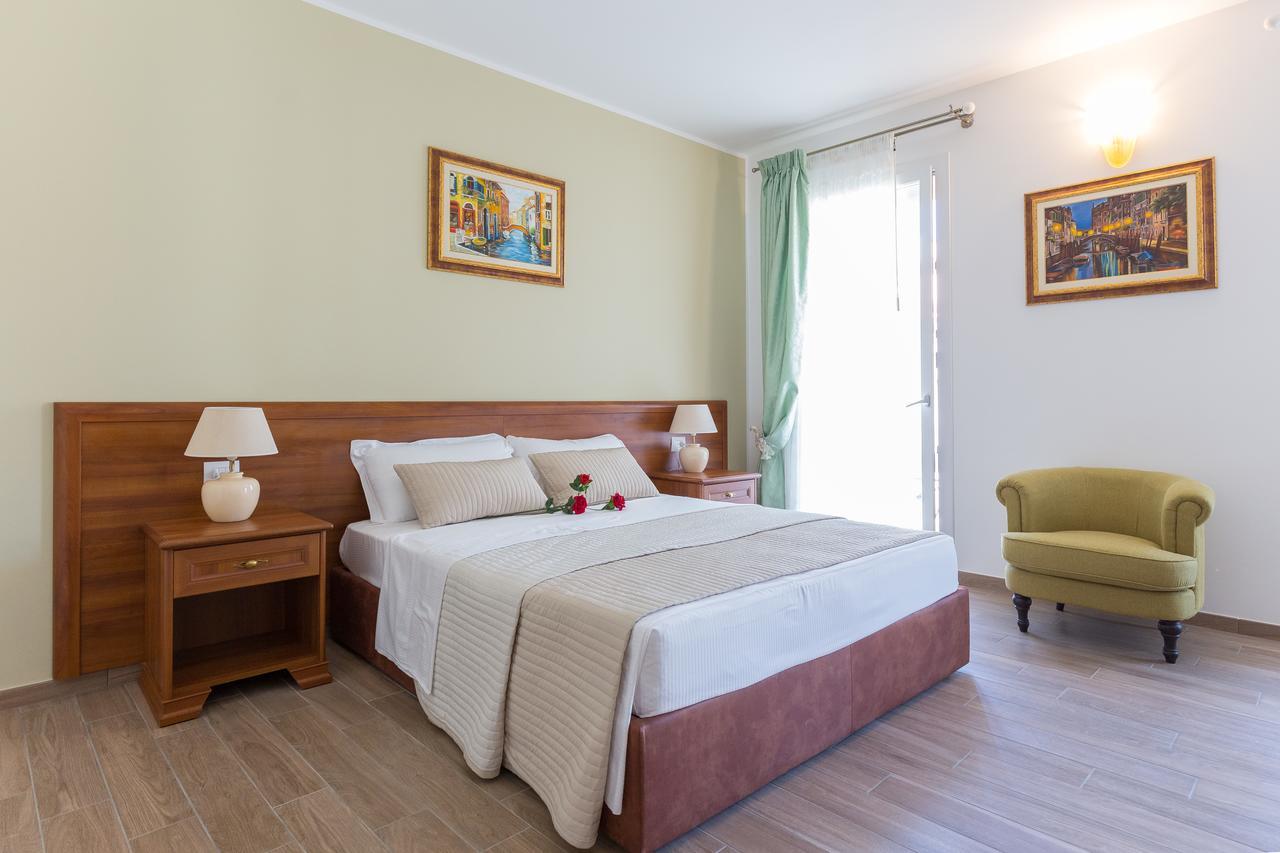 Villa Cavour Комакио Екстериор снимка