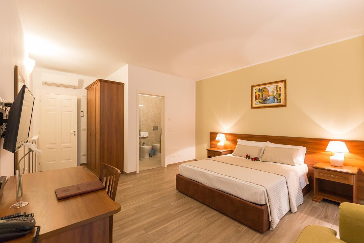 Villa Cavour Комакио Екстериор снимка
