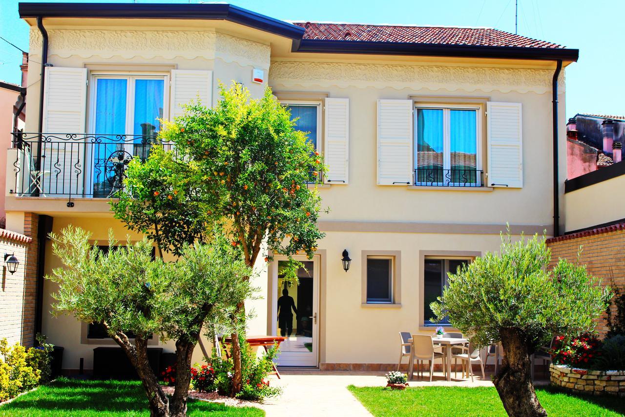 Villa Cavour Комакио Екстериор снимка